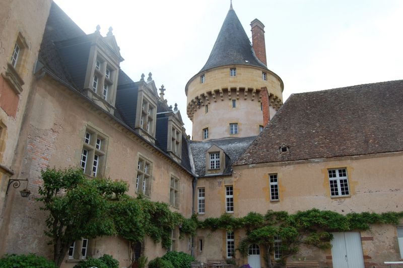 Château de Saligny-sur-Roudon.
