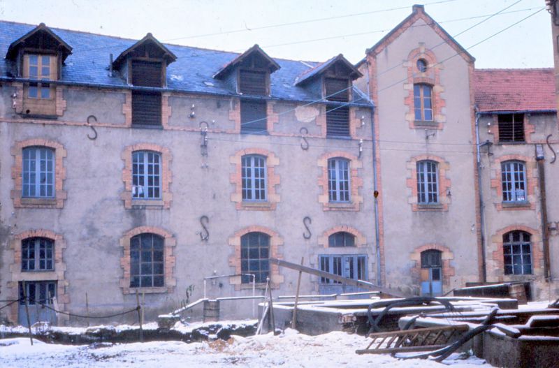 Cour intérieure des tanneries Sorrel, avec fosses de tannage, démolies en 1977